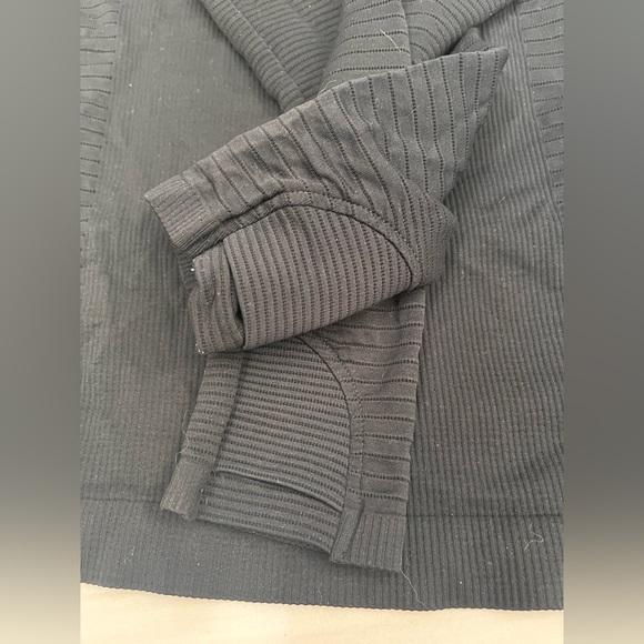 Athleta Women’s Turtleneck - Picture 4 of 5
